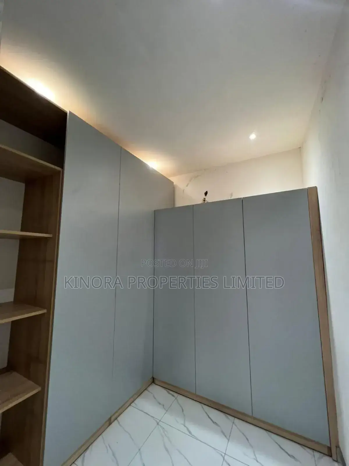 4bdrm Duplex in Adjiganor, Adjiriganor for sale