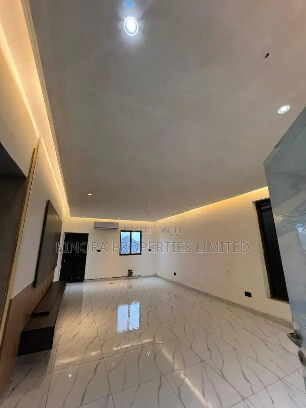 4bdrm Duplex in Adjiganor, Adjiriganor for sale