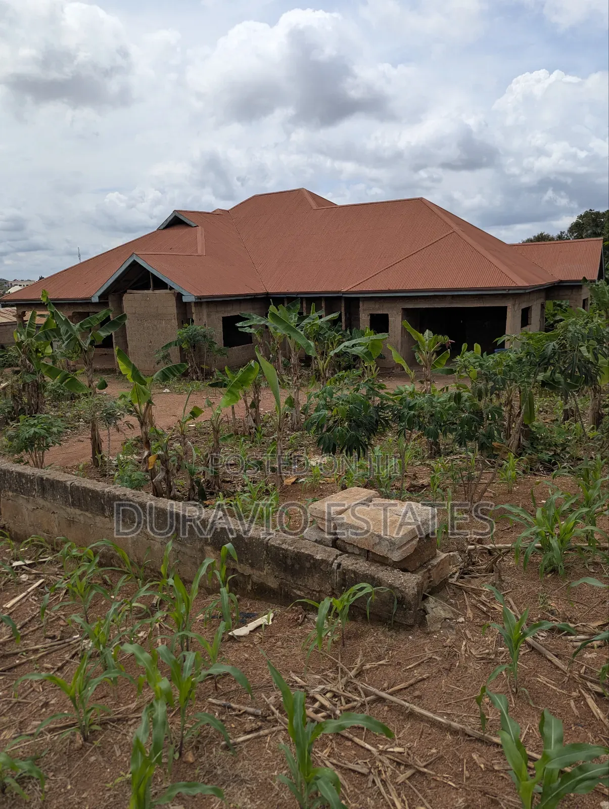 6bdrm House in Atwima Takyiman,, Kumasi Metropolitan for sale