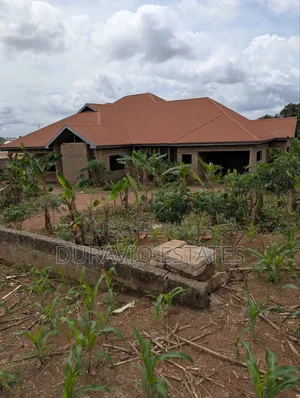 6bdrm House in Atwima Takyiman,, Kumasi Metropolitan for sale
