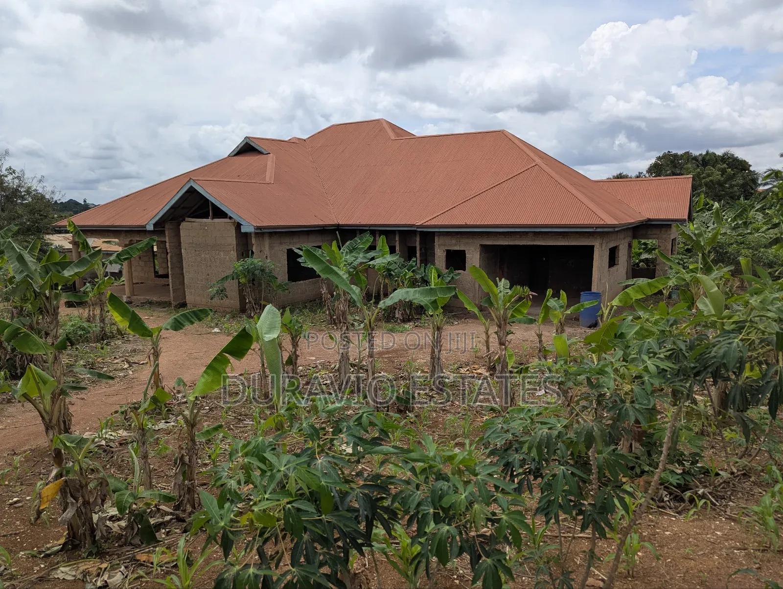 6bdrm House in Atwima Takyiman,, Kumasi Metropolitan for sale