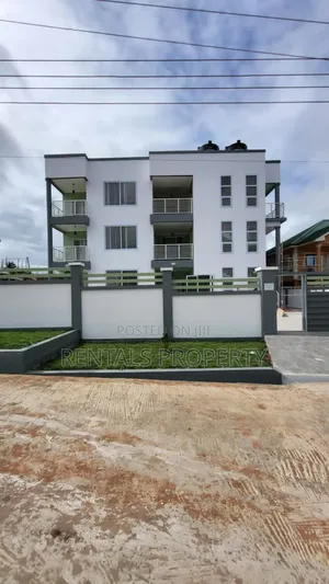 2bdrm Block of Flats in West Hills Mall Area for rent