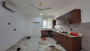 2bdrm Block of Flats in West Hills Mall Area for rent