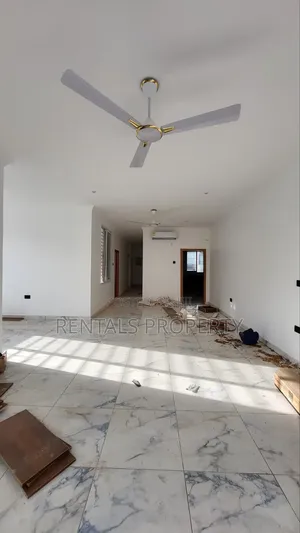 2bdrm Block of Flats in West Hills Mall Area for rent
