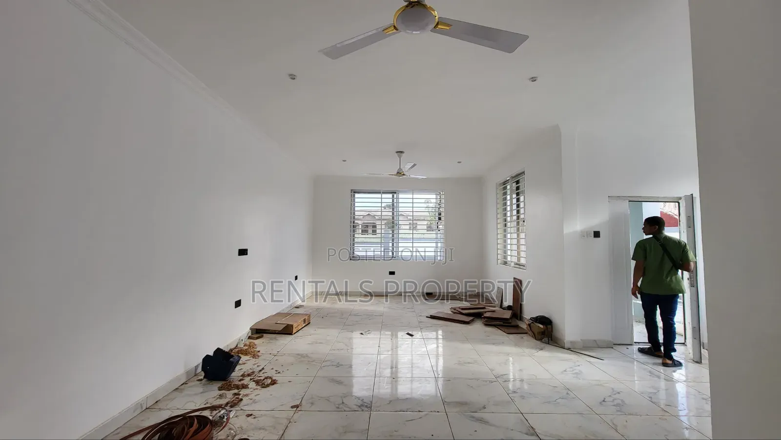 2bdrm Block of Flats in West Hills Mall Area for rent