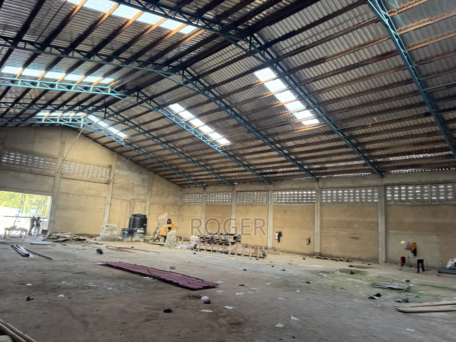 Newly Built 1300 SQM Warehouse for Rent
