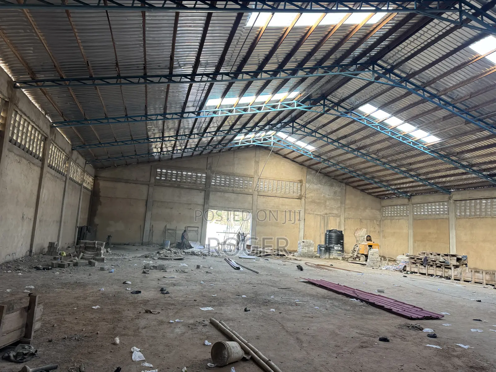 Newly Built 1300 SQM Warehouse for Rent