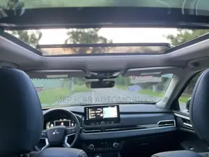 Mitsubishi Outlander 2025 Black