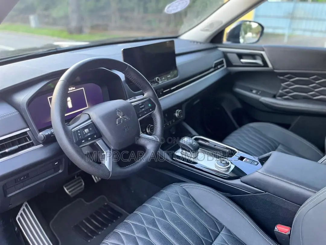Mitsubishi Outlander 2025 Black