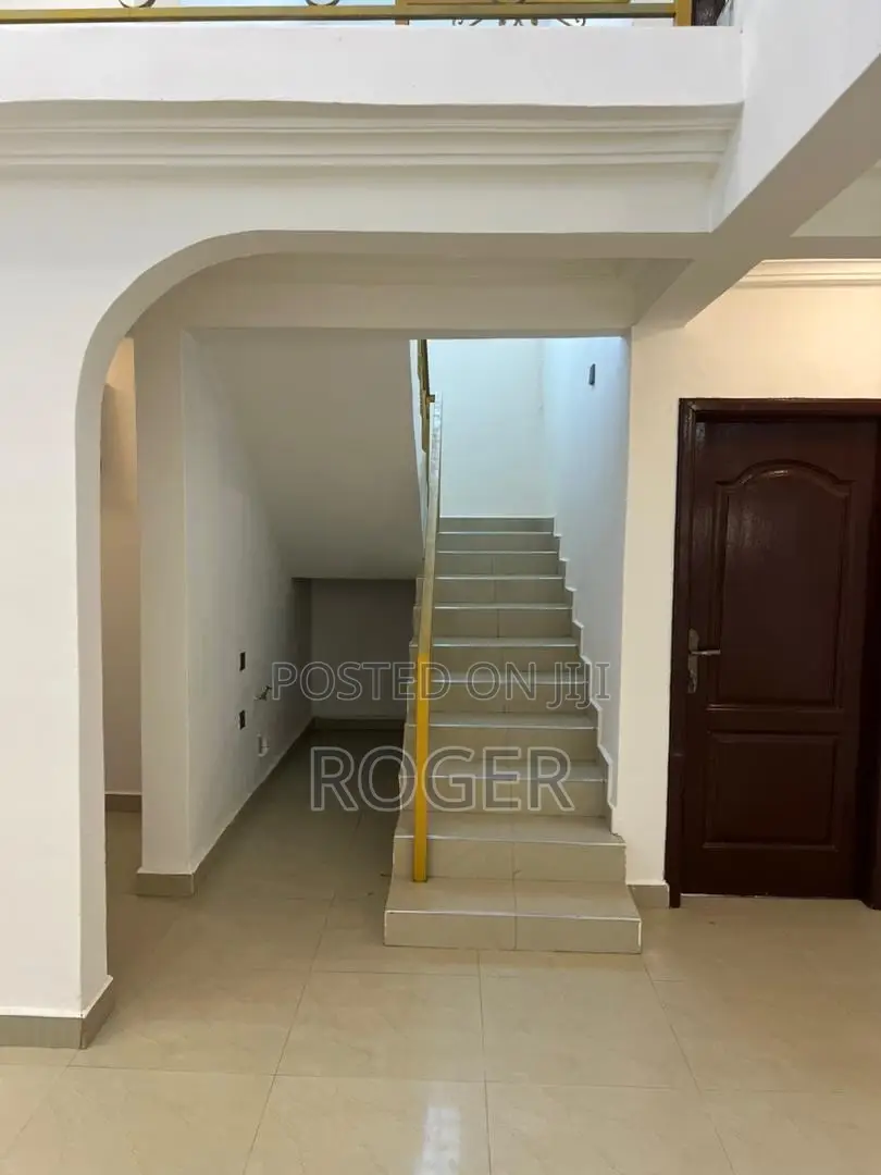4bdrm House in Ashongman Estate for sale