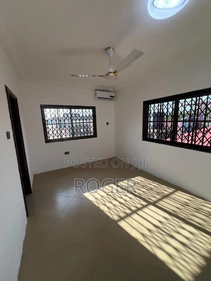 4bdrm House in Ashongman Estate for sale