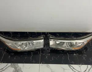 Toyota Highlander 2014,15,16 Headlight Pair