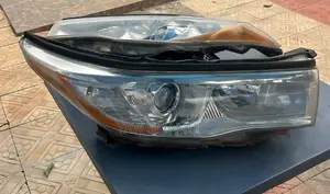 Toyota Highlander 2014,15,16 Headlight Pair