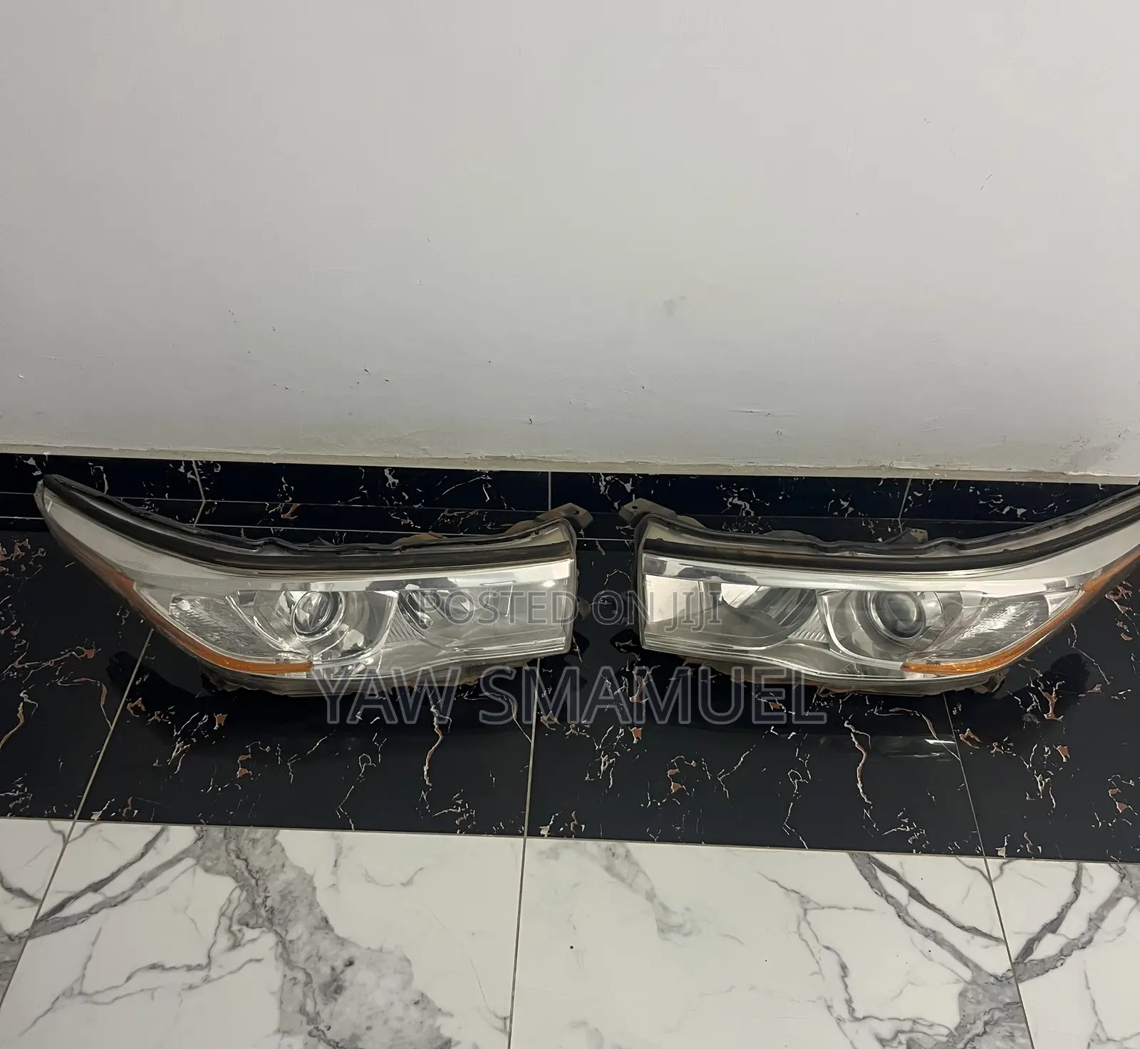Toyota Highlander 2014,15,16 Headlight Pair