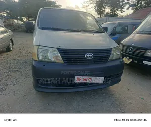 Toyota HiAce 2012 White