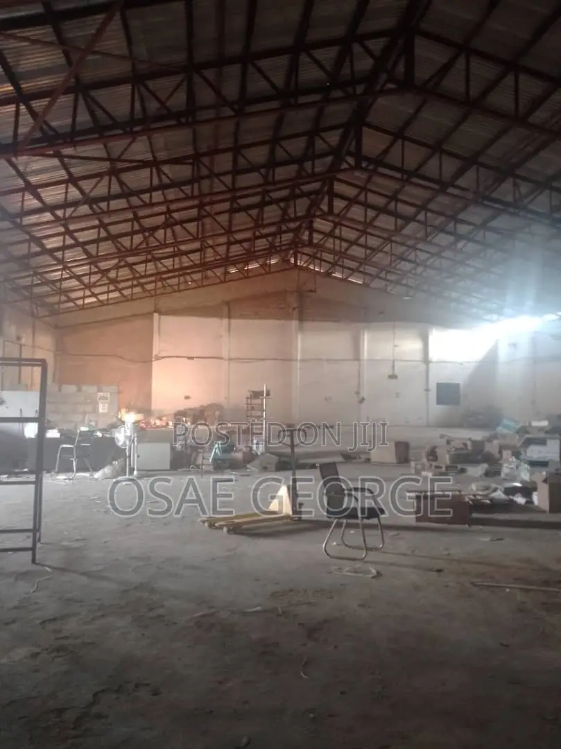 Warehouse Manet