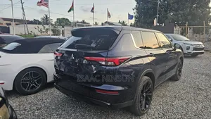 Mitsubishi Outlander 2023 Blue