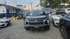 Mitsubishi Outlander 2023 Blue
