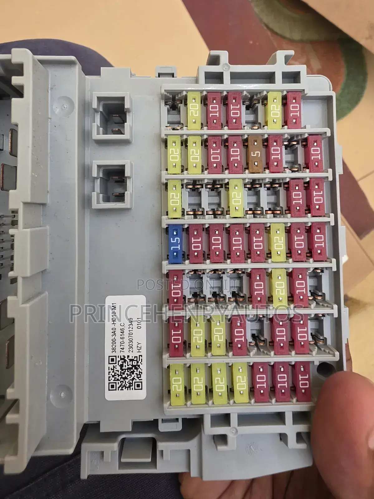Fuse Relay Box - Honda (38200-3a0-A11) 2023-2025 Honda Cr-V