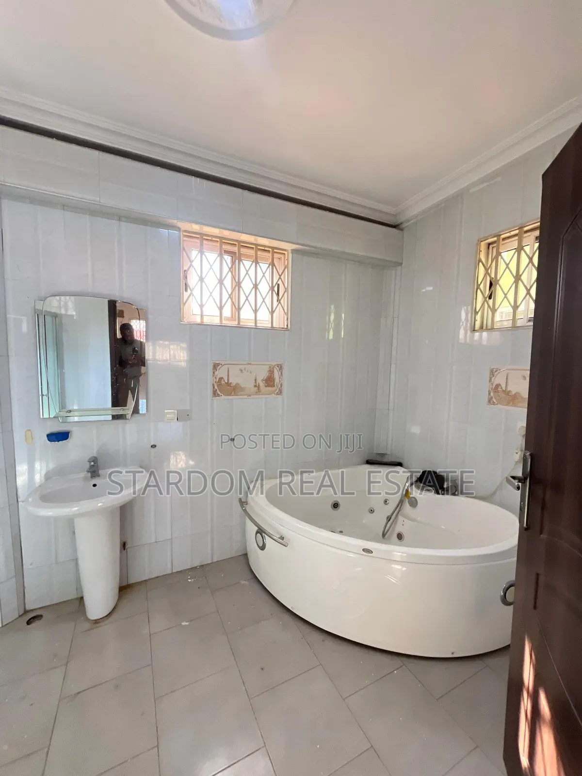 3bdrm House in Adjiringanor, East Legon for rent