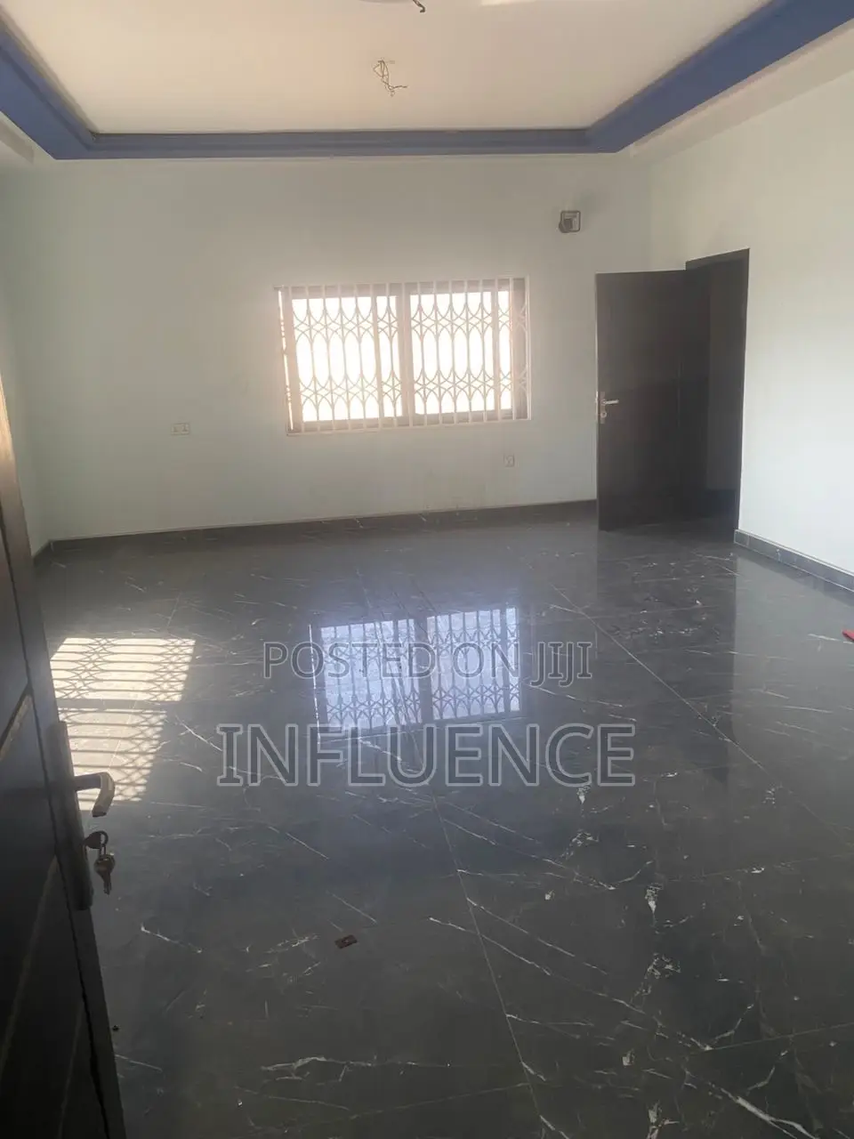 7bdrm House in Palace Mall Area, East Legon for sale