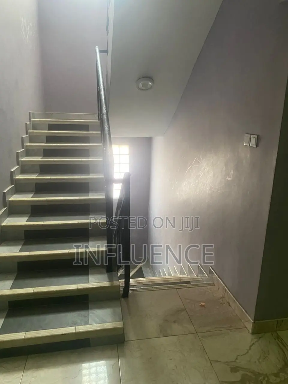 7bdrm House in Palace Mall Area, East Legon for sale