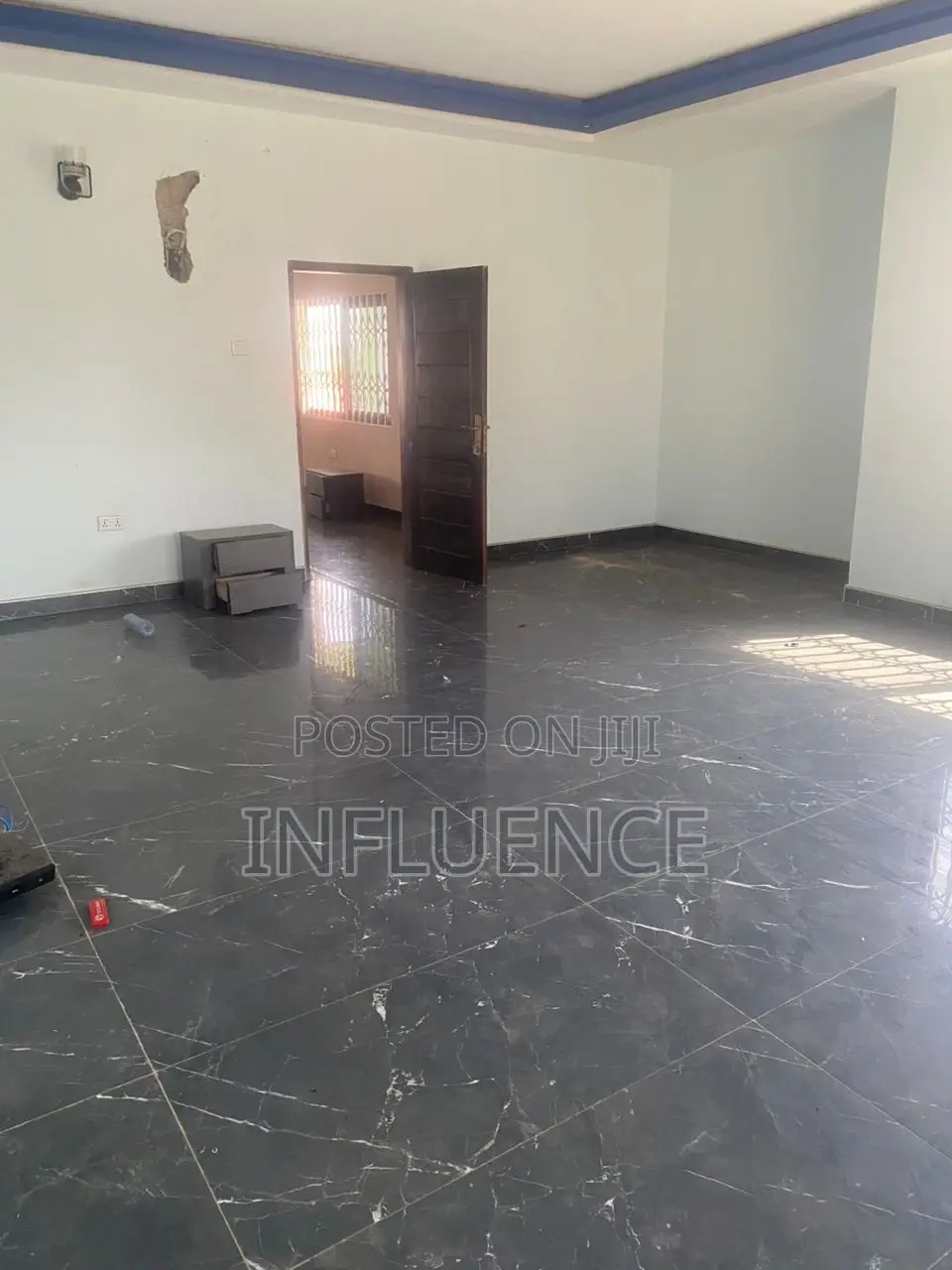 7bdrm House in Palace Mall Area, East Legon for sale