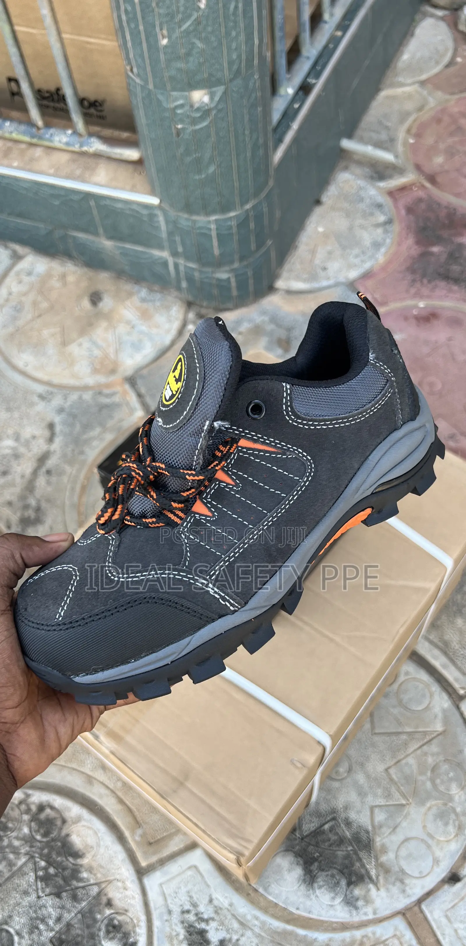Safetoe Low-cut Safety Shoe