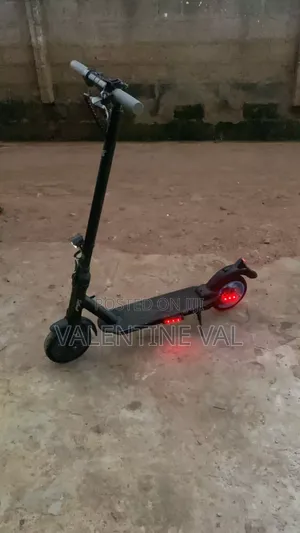 Scooter With Long Lasting Battery Uk Home Used Good Speed