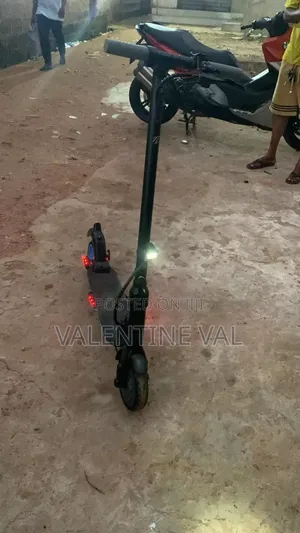 Scooter With Long Lasting Battery Uk Home Used Good Speed