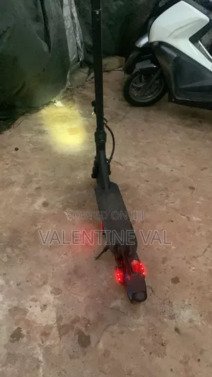 Scooter With Long Lasting Battery Uk Home Used Good Speed
