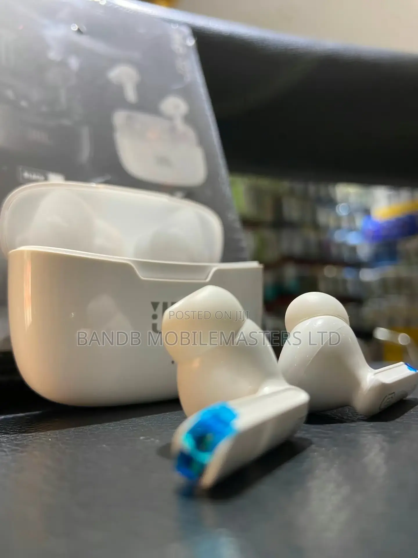 JBL Earphones Mg-S22 Black and White