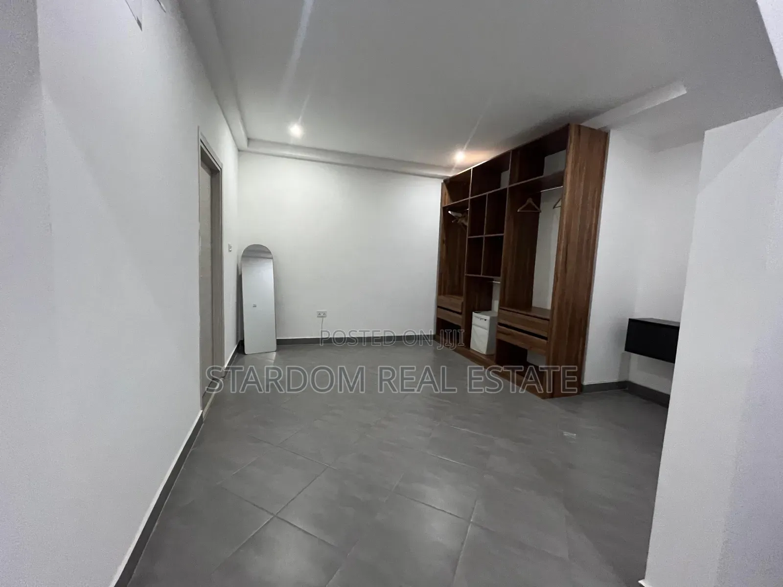 Furnished 4bdrm Duplex in Anc Mall, East Legon for rent