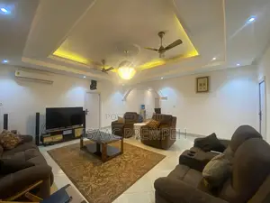5bdrm House in West Hills Mall Area for sale