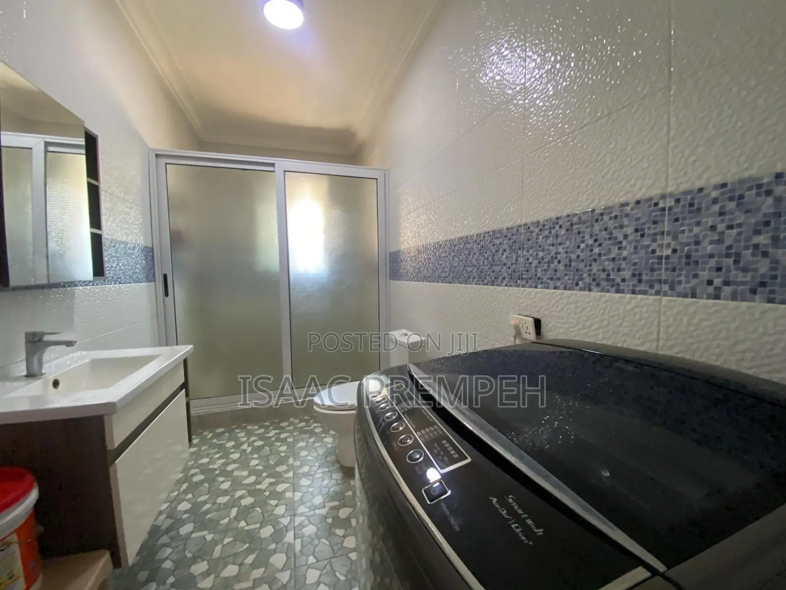 5bdrm House in West Hills Mall Area for sale