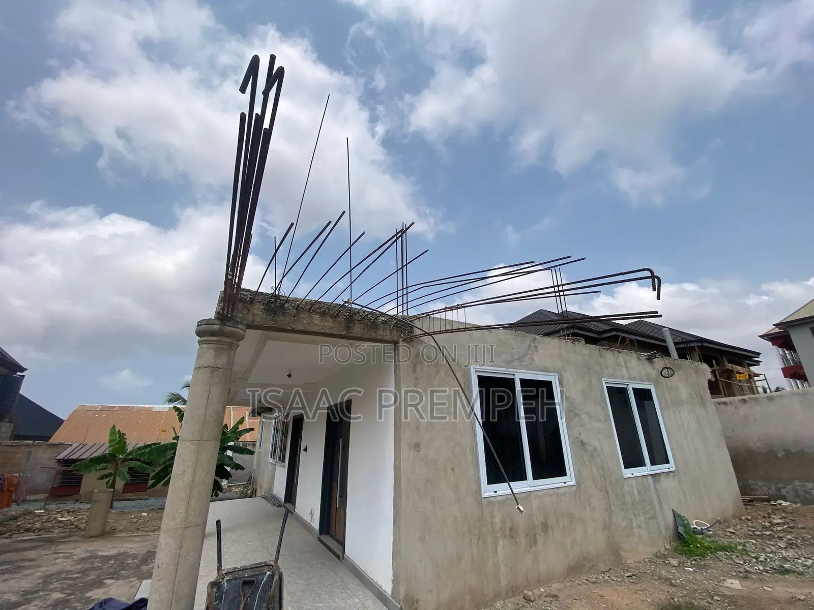 5bdrm House in West Hills Mall Area for sale
