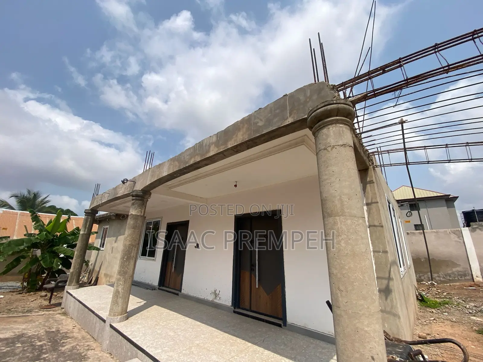 5bdrm House in West Hills Mall Area for sale