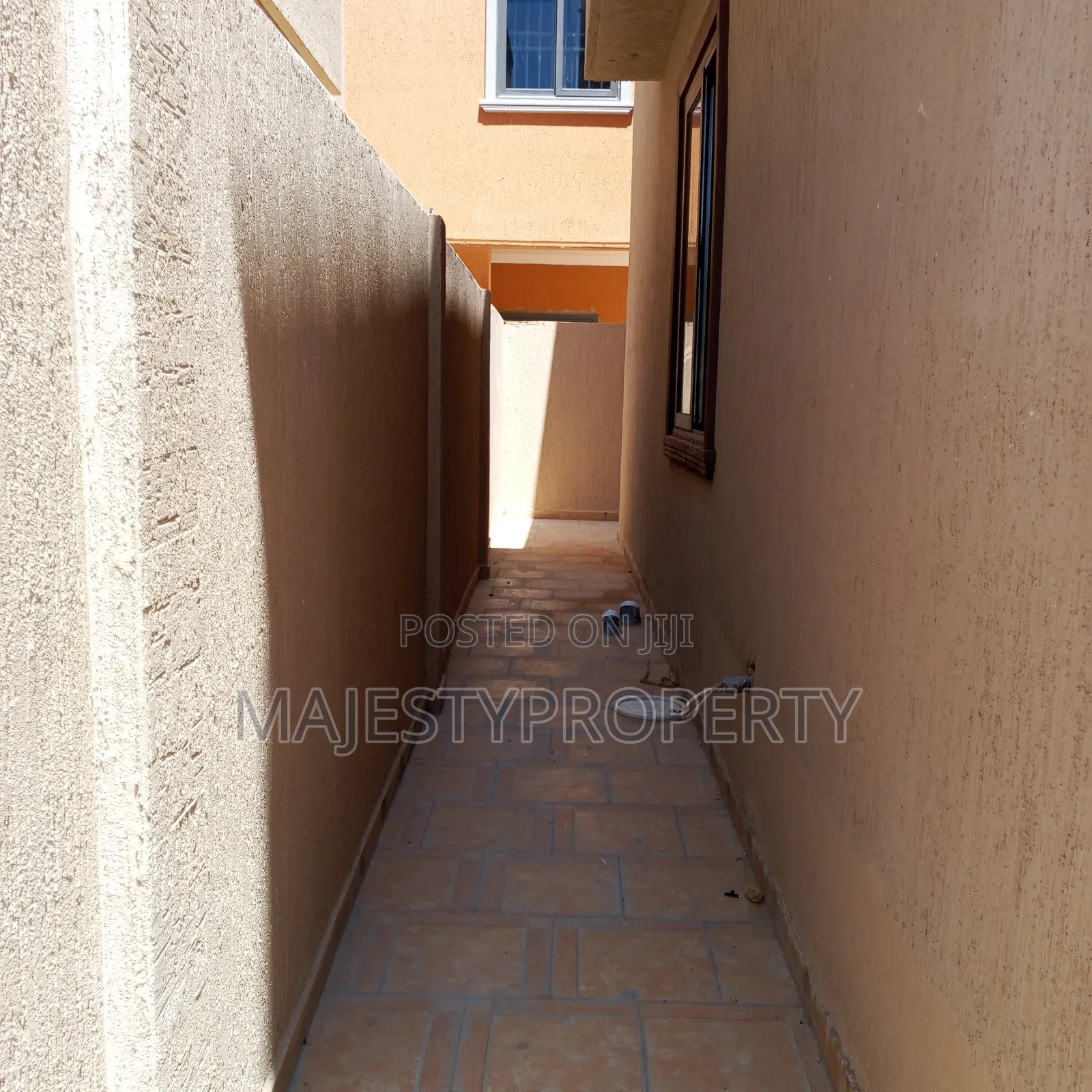 3bdrm Duplex in Batsona, Spintex for sale