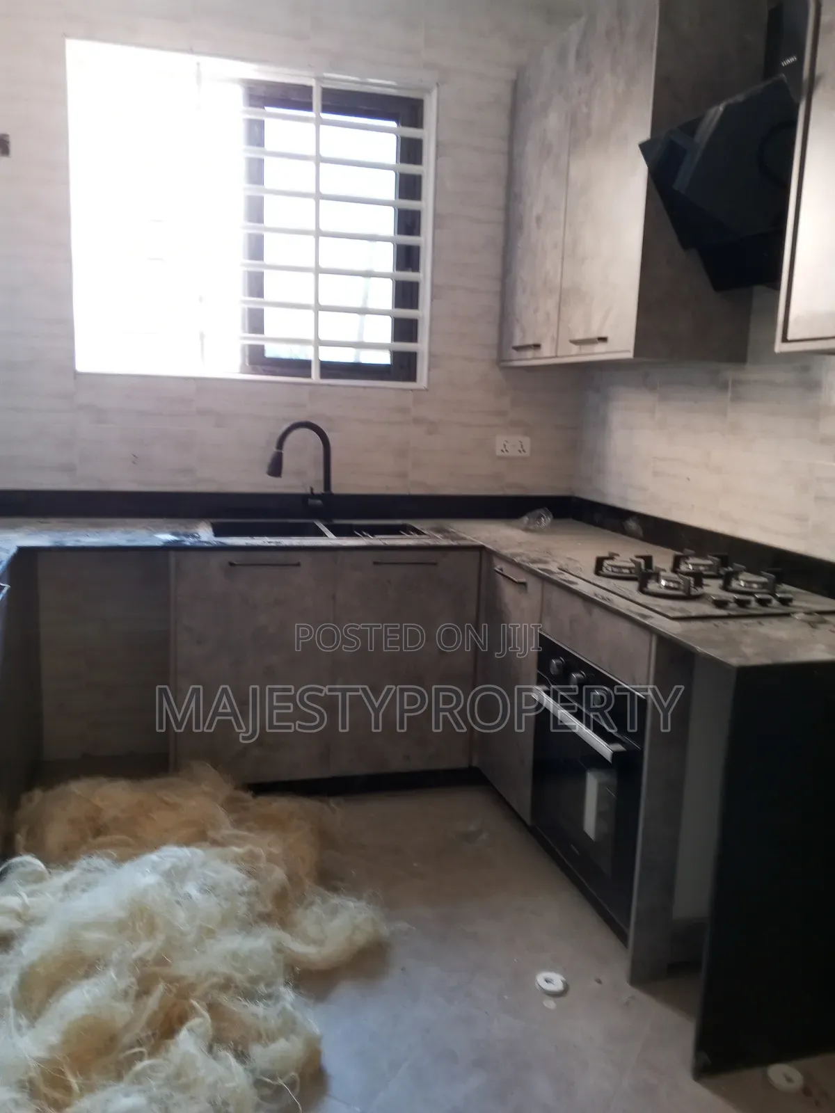 3bdrm Duplex in Batsona, Spintex for sale