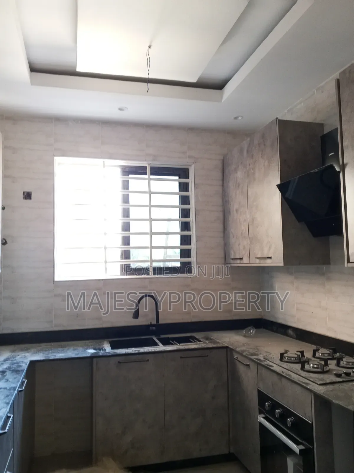 3bdrm Duplex in Batsona, Spintex for sale