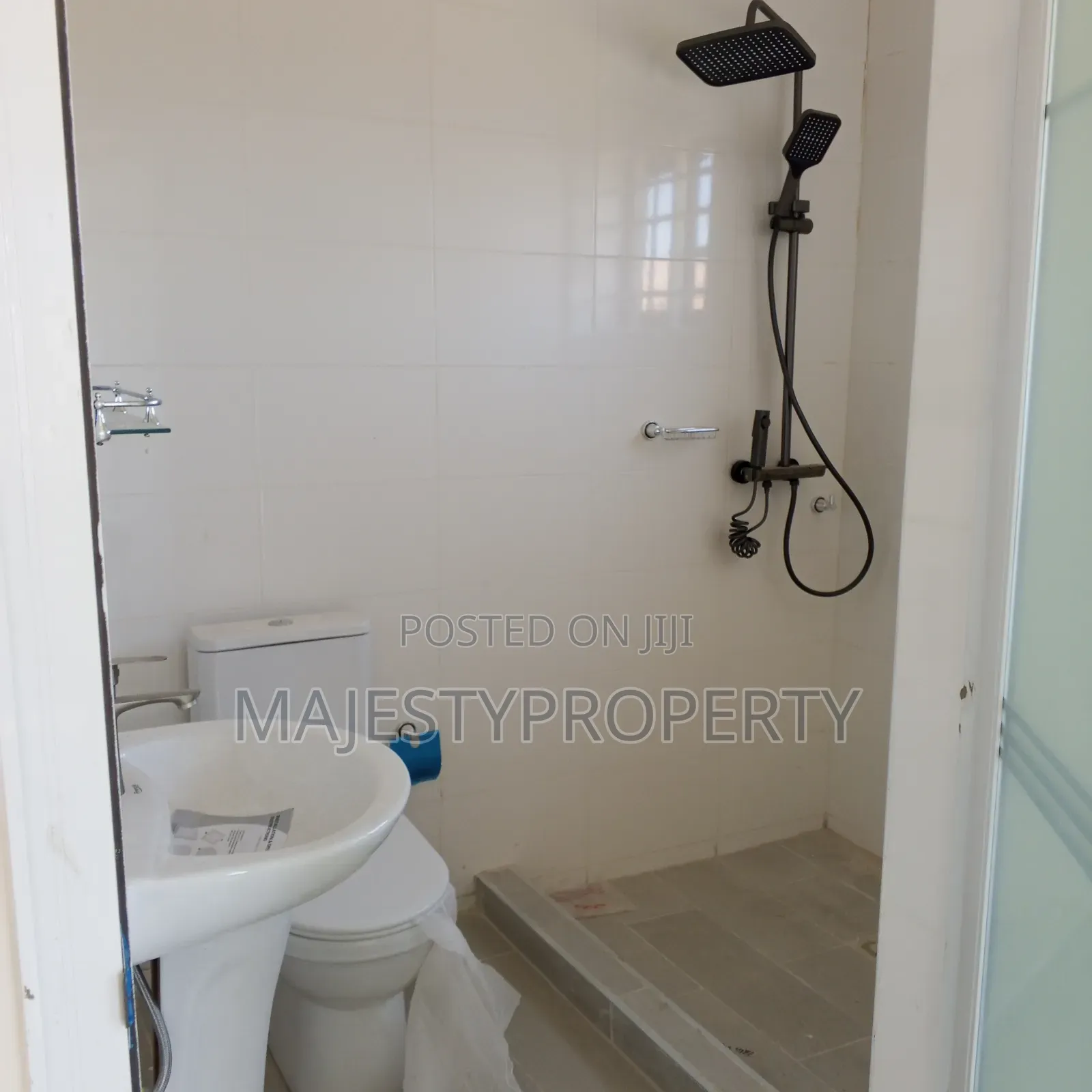 3bdrm Duplex in Batsona, Spintex for sale
