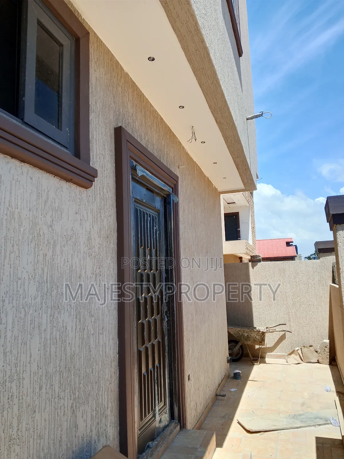3bdrm Duplex in Batsona, Spintex for sale