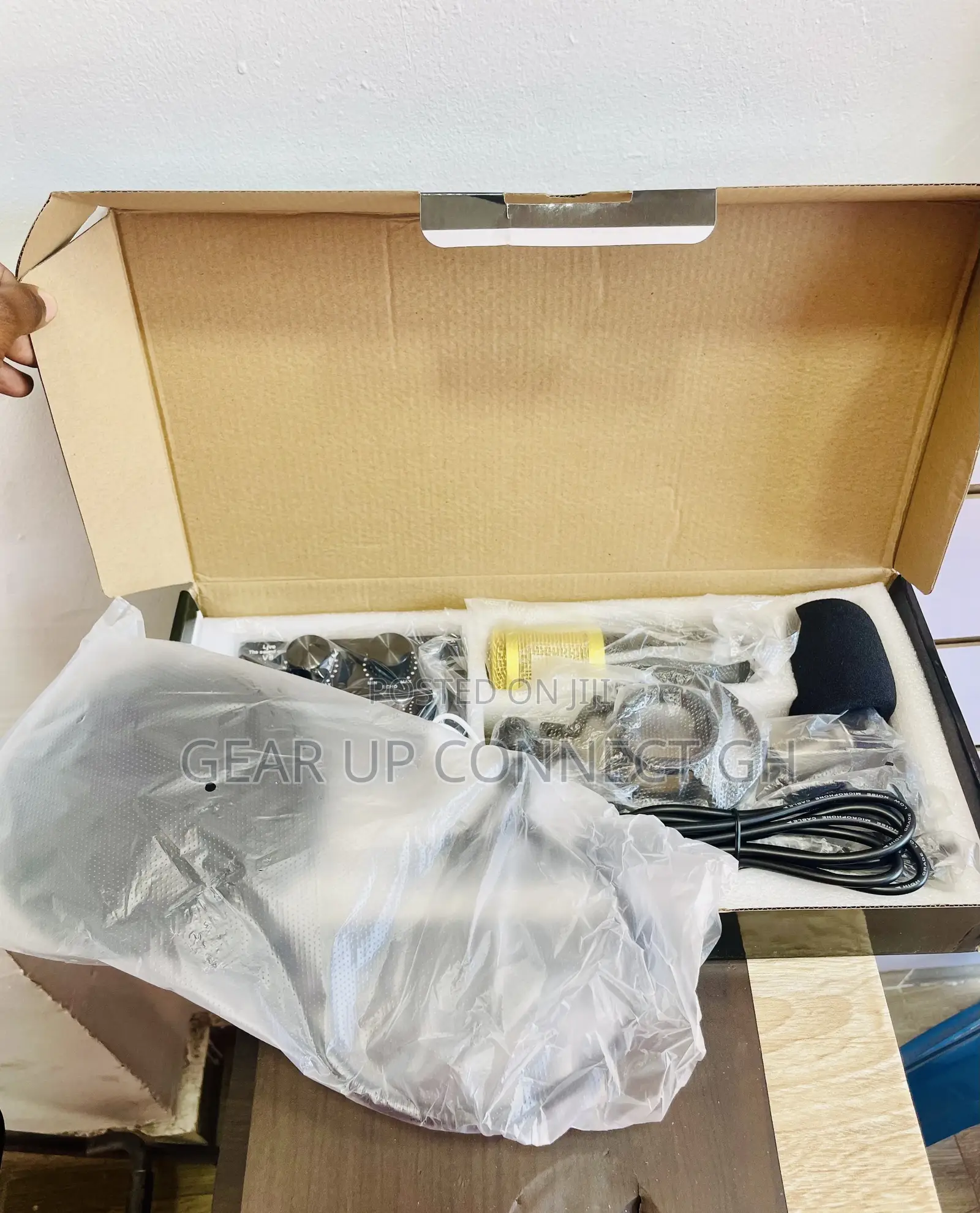 Studio Microphone (Professional Condenser Microphone)