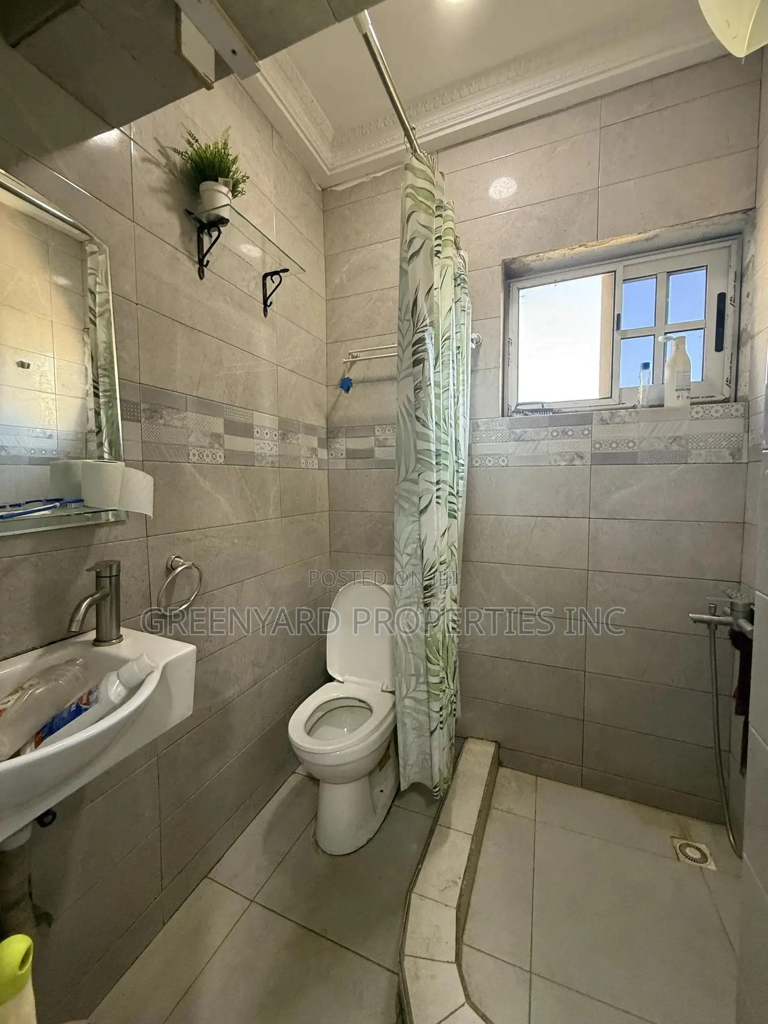 1bdrm Apartment in Adjiringanor, East Legon for rent