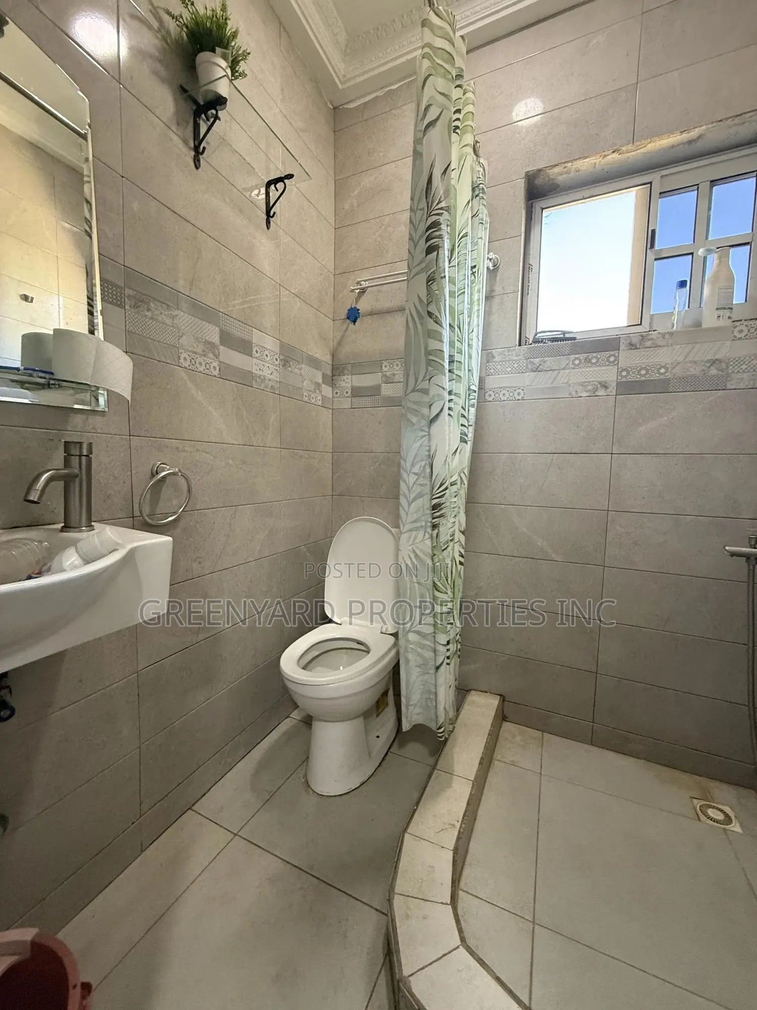 1bdrm Apartment in Adjiringanor, East Legon for rent