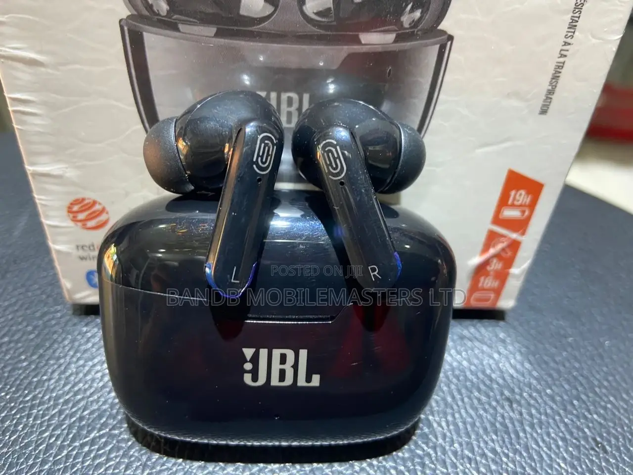 JBL Earphones Mg-S22 Black and White