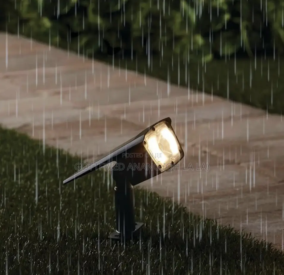 Mainstays Solar Powered Color Lock Led Landscape Spotlight, 100 Lumens