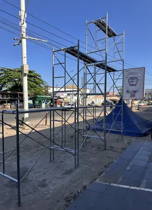 Scaffold / Scaffolding Quality Indefinite Number of Rooms With Tyres