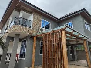 5bdrm Mansion in Dodowa for rent