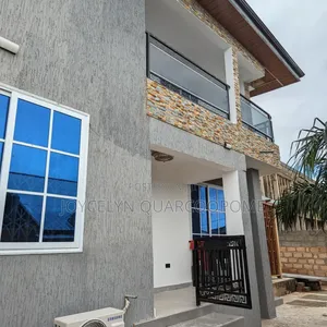 5bdrm Mansion in Dodowa for rent